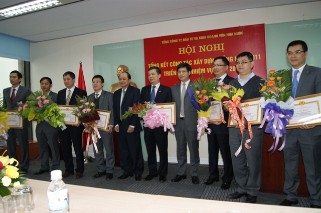 Hội nghị tổng kết công tác xây dựng đảng năm 2011, triển khai nhiệm vụ năm 2012